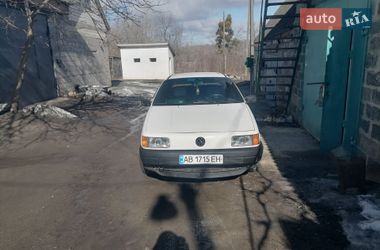 Седан Volkswagen Passat 1991 в Тростянце