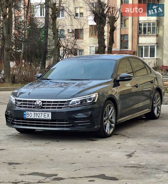 Седан Volkswagen Passat 2018 в Тернополе
