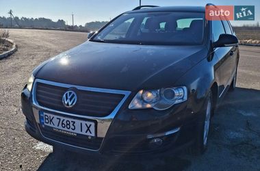Универсал Volkswagen Passat 2009 в Дубровице