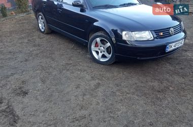 Седан Volkswagen Passat 2000 в Ровно