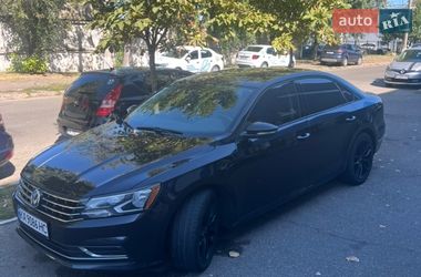 Седан Volkswagen Passat 2017 в Киеве