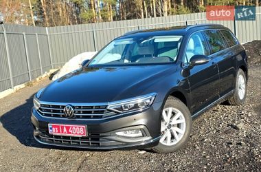 Универсал Volkswagen Passat 2022 в Буче