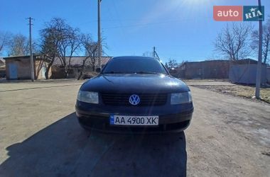 Седан Volkswagen Passat 1997 в Жашківу