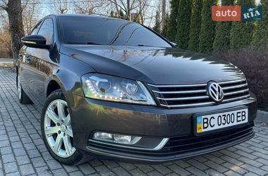 Седан Volkswagen Passat 2013 в Львові