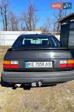 Седан Volkswagen Passat 1991 в Кам'янському