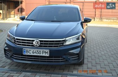 Седан Volkswagen Passat 2018 в Львове