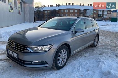 Універсал Volkswagen Passat 2014 в Шепетівці