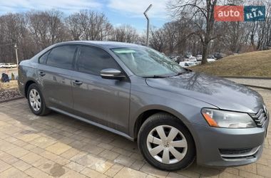 Седан Volkswagen Passat 2014 в Львові