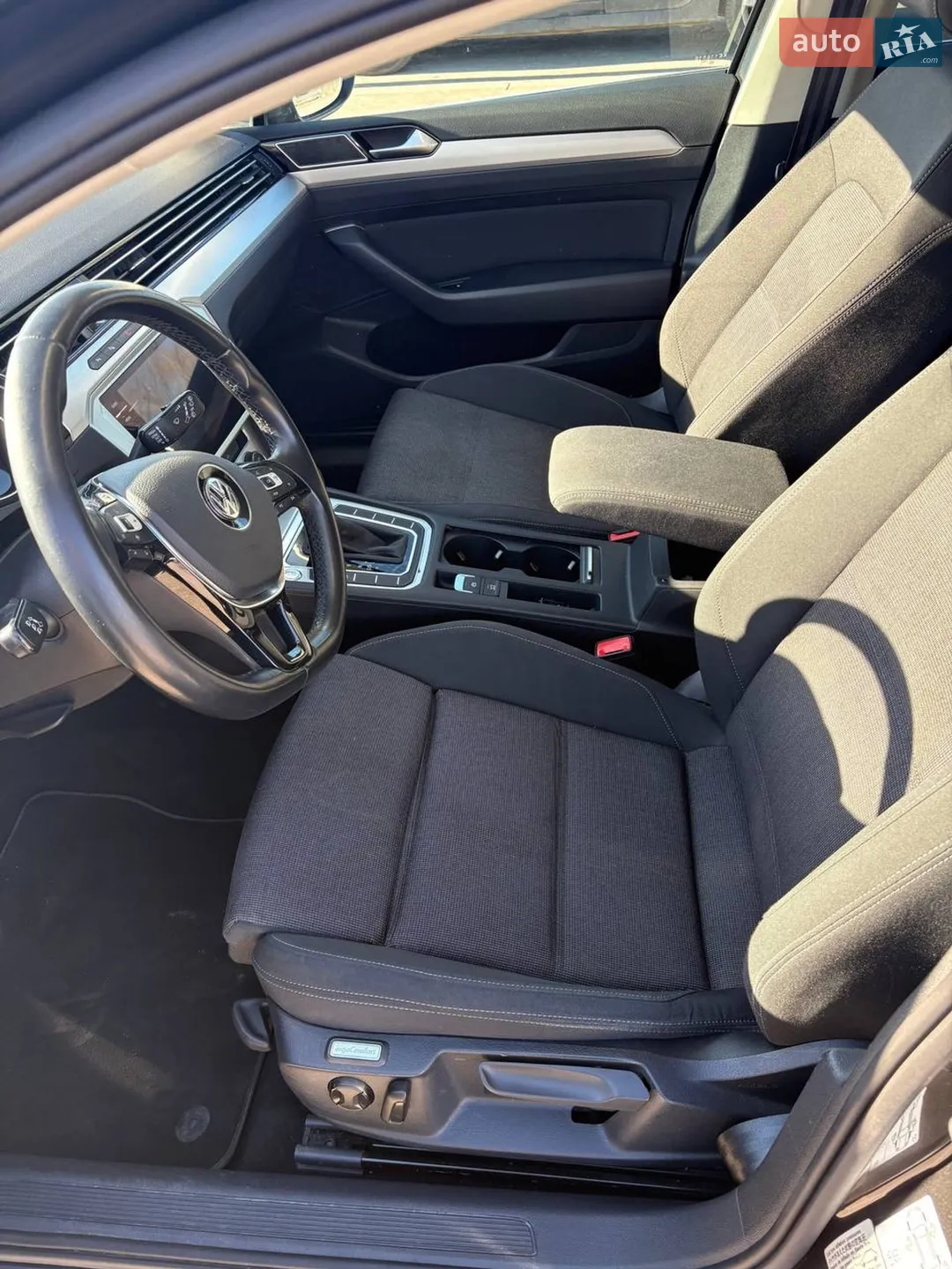 2019 Volkswagen Passat - мініатюра 24