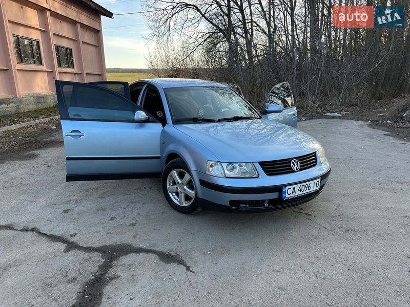 Седан Volkswagen Passat 1998 в Жашкове