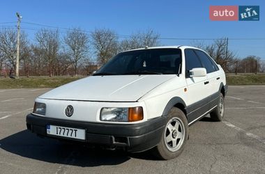 Седан Volkswagen Passat 1989 в Луцьку