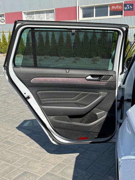 Универсал Volkswagen Passat 2022 в Луцке