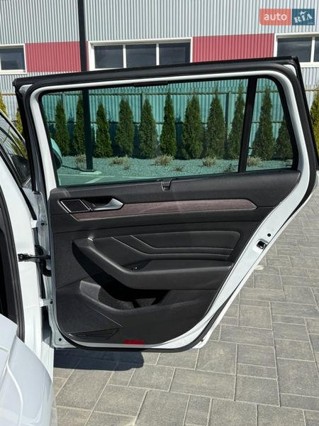 Универсал Volkswagen Passat 2022 в Луцке