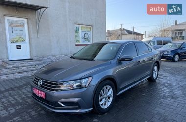 Седан Volkswagen Passat 2016 в Луцьку