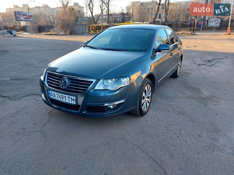 Седан Volkswagen Passat 2010 в Киеве