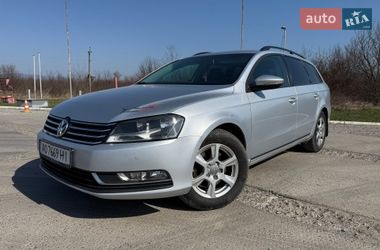 Універсал Volkswagen Passat 2011 в Ужгороді