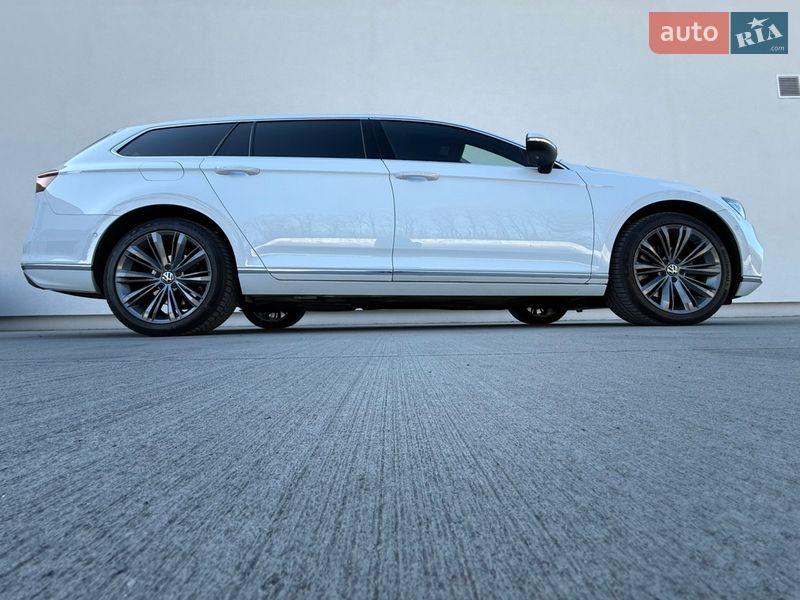 Универсал Volkswagen Passat 2022 в Луцке