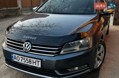 Седан Volkswagen Passat 2011 в Іршаві