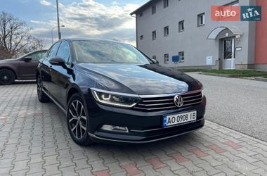 Седан Volkswagen Passat 2019 в Ужгороді