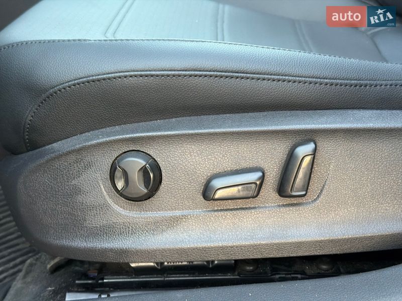 Седан Volkswagen Passat 2012 в Киеве