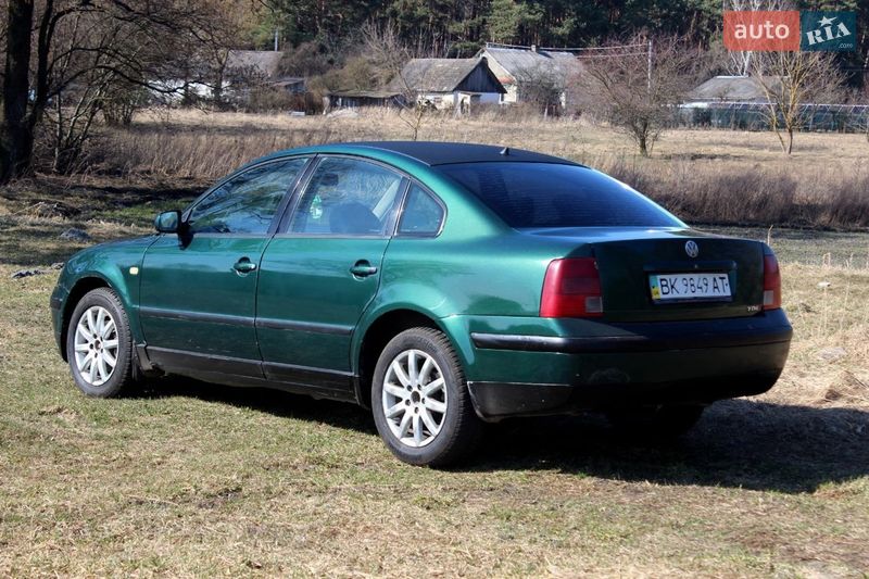Седан Volkswagen Passat 1999 в Кременце