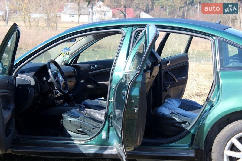 Седан Volkswagen Passat 1999 в Кременце