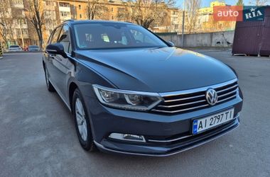 Универсал Volkswagen Passat 2019 в Киеве