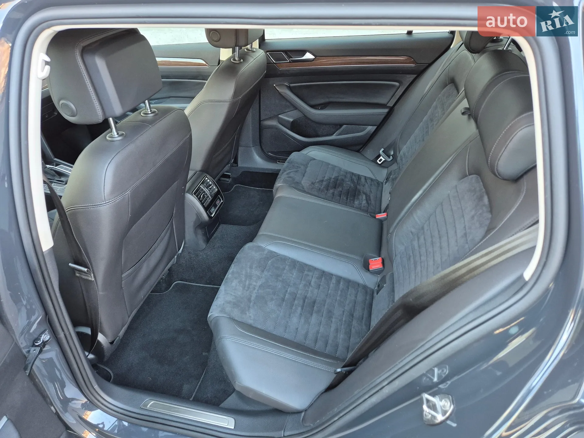 2019 Volkswagen Passat - мініатюра 16