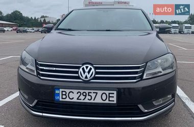 Седан Volkswagen Passat 2011 в Львове