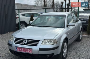 Седан Volkswagen Passat 2003 в Виннице
