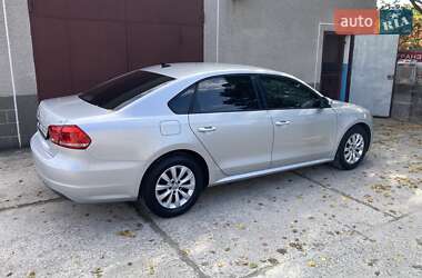 Седан Volkswagen Passat 2014 в Дніпрі