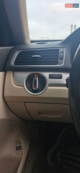 Седан Volkswagen Passat 2013 в Киеве