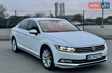 Седан Volkswagen Passat 2015 в Яворові