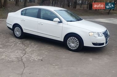 Седан Volkswagen Passat 2009 в Ровно