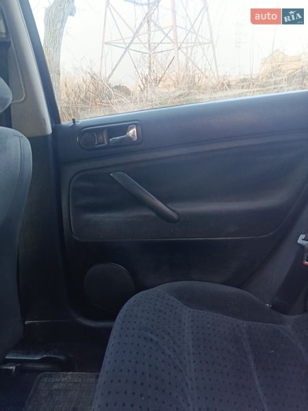 Универсал Volkswagen Passat 1999 в Александровке