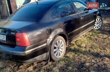 Седан Volkswagen Passat 1998 в Гадячі
