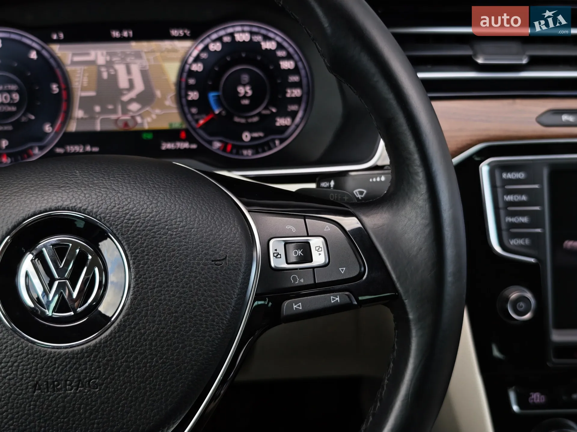 2015 Volkswagen Passat - мініатюра 31