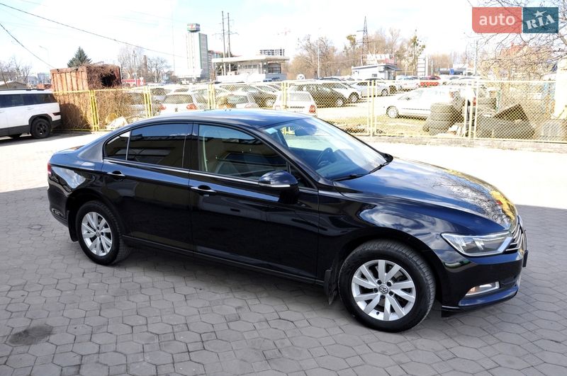 Седан Volkswagen Passat 2017 в Львове