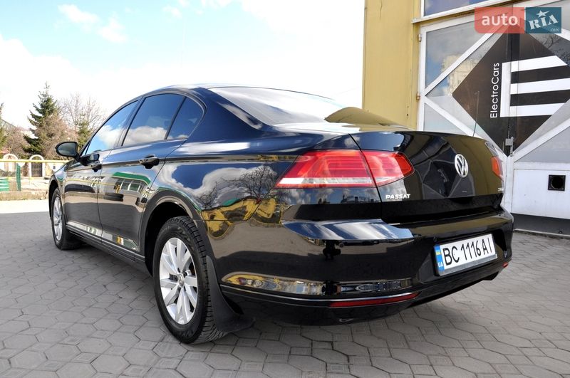 Седан Volkswagen Passat 2017 в Львове