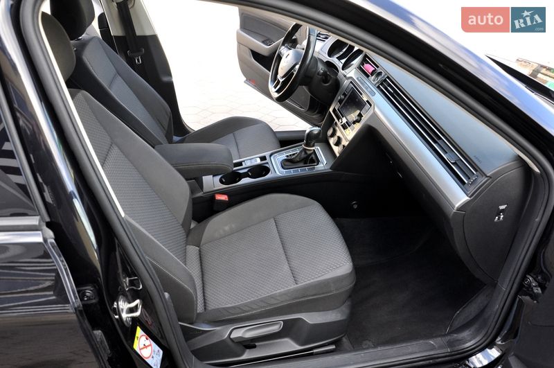 Седан Volkswagen Passat 2017 в Львове