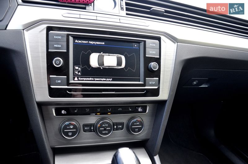 Седан Volkswagen Passat 2017 в Львове