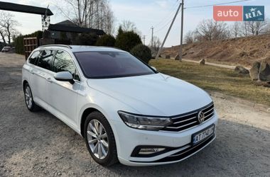 Універсал Volkswagen Passat 2020 в Івано-Франківську
