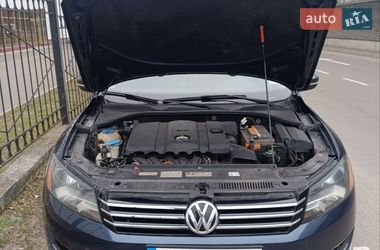 Седан Volkswagen Passat 2012 в Киеве