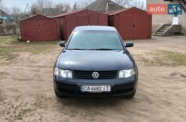 Седан Volkswagen Passat 1999 в Вознесенске