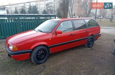 Универсал Volkswagen Passat 1991 в Вараше