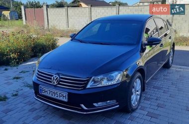 Седан Volkswagen Passat 2012 в Одессе