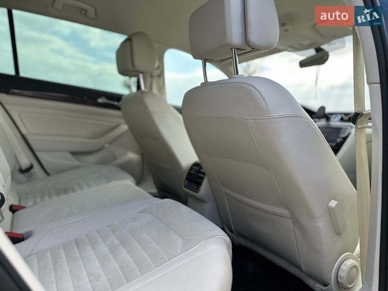 Универсал Volkswagen Passat 2015 в Львове