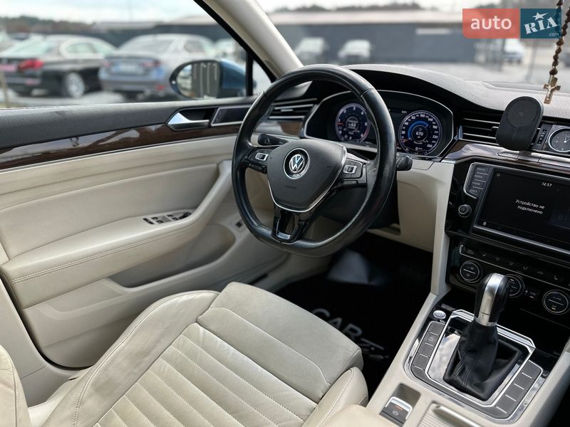 Универсал Volkswagen Passat 2015 в Львове