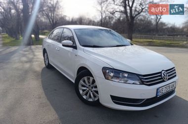 Седан Volkswagen Passat 2015 в Днепре
