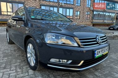 Універсал Volkswagen Passat 2011 в Житомирі